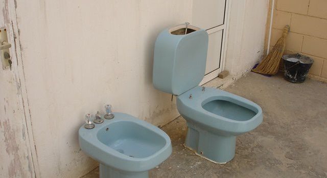トイレから始まる水漏れリスクと快適な衛生環境を守るための要点解説