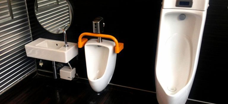 トイレの水漏れ対策と日常メンテナンスで守る快適住環境の秘訣 トイレの水漏れ対策と日常メンテナンスで守る快適住環境の秘訣