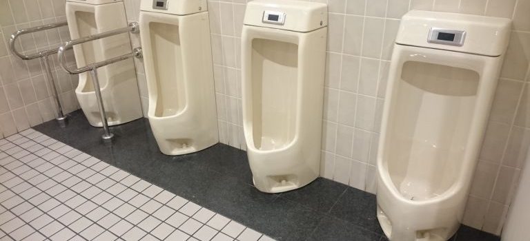 トイレの水漏れ予防と快適生活を守るための設備管理と業者活用のすすめ